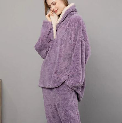 Pyjama-Set aus flauschigem Fleece für die Nacht