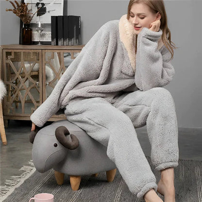 Pyjama-Set aus flauschigem Fleece für die Nacht